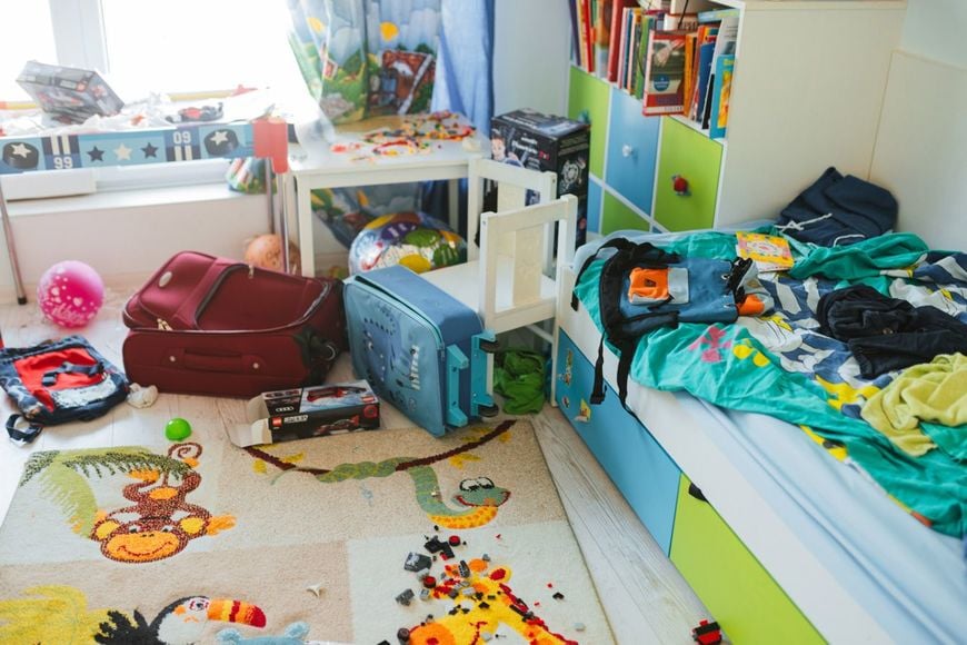 散らかった子供部屋